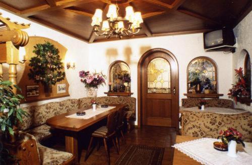 Landgasthof Deutsches Haus Ulmbach Eksteriør billede